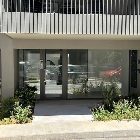 The Sandgate Elegant Studio, Chania Seaside アパート